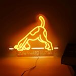 Neon Yoga Humain tête en bas