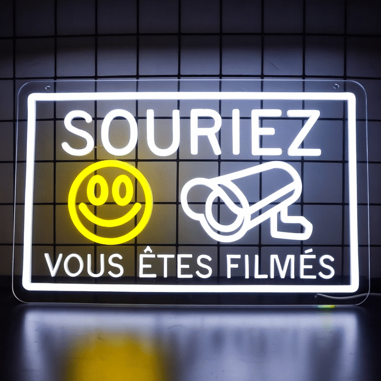neon souriez vous etes filmes