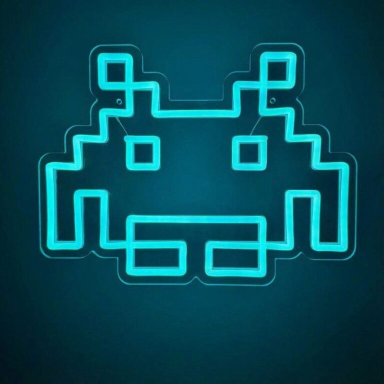 Neon Alien Space Invaders